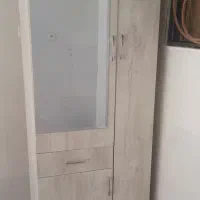 جاکفشی و جا لباسی