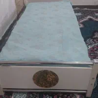 تخت نو وتمیز یک نفره