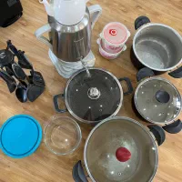 سماور و قوری و مقداری ظروف