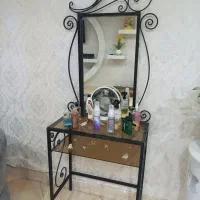 اینه فلزی ایستاده در حد نو بسیار زیبا