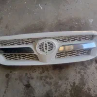 جلو پنجره هایلوکس