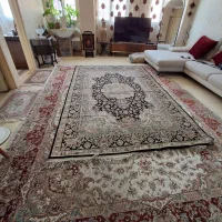تعدادی فرش ایرانی و خارجی