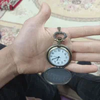 ساعت گردن آویز