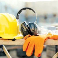 نیازمند نیروی کار در کارگاه گلاب گیری