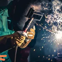 استخدام مونتاژکار،جوشکارماهر،وکمک مونتاژکار