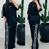 لباس زنانه و بچه گانه ب قیمت مناسب