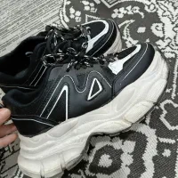 کفش اسپرت 950