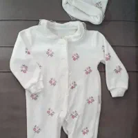 تعدادی لباس نوزادی و کودک