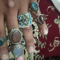 تعداد ۸انگشتر به فروش میرسد