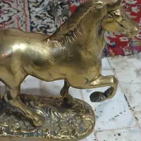 مجسمه بزرگ اسب برنزی قدیمی