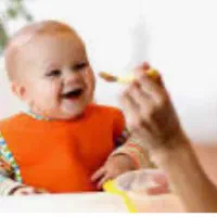 نیروی کمک در نظافت و نگهداری کودک