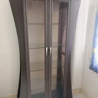 یک عدد بوفه چوبی درحد نو وسالم