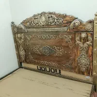 دوتا تخت خواب  آبی و قرمز  هست  بچه گونه