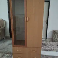 کمد ایستاده