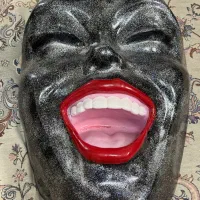 دیوارکوب چهره سه بعدی