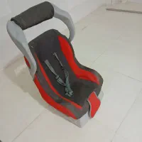 صندلی بچه داخل ماشین
