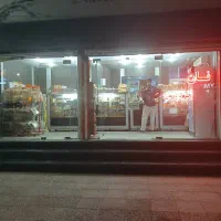 به فروشنده نیمه وقت پسر نیازمندم