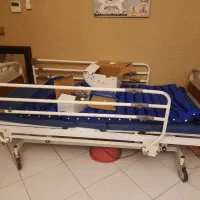 تخت بیمارستانی برقی سه شکن باتشک مواج