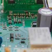 آموزش تعمیر بردهای الکترونیکی