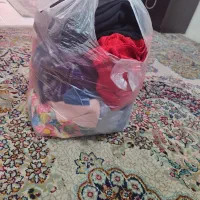 یک پلاستیک لباس دخترانه...