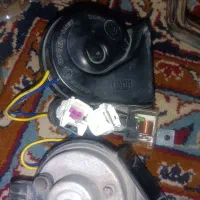دو عدد بوق
