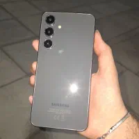 گوشی S24 fe  درحد آک