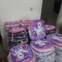 نیازمند دوتا چرخ کار راسته دوز کیف مدرسه ای