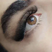 خدمات اکستنشن مژه و لیفت مژه و ابرو