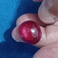 نگین قدیمی یاقوت خوش رنگ باسختی۹به وزن۵گرم۵۰۰سوت