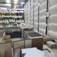 فروشنده کاغذدیواری و گرداننده اینستاگرام و تلگرام
