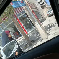 یک باب مغازه رهن اجاره‌ داده‌ میشود