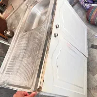 سینک و کابینت قدیمی فلزی