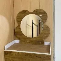 میز و ایینه