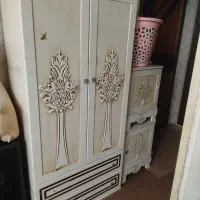 کمد و پاتختی