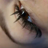 آموزش وخدمات کاشت مژه
