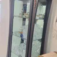 بوفه چوبی و شیشه