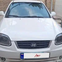 هیوندا  ورنا 85رنگ سفید   ماشین سبزوار است