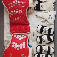 ست کامل تکواندو+یک هوگو اضافی+لثه گیر