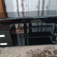 میز تلویزیون شیشه ای