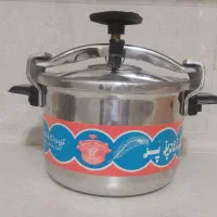 فروش زودپز قدیمی و کاملا دست نخورده