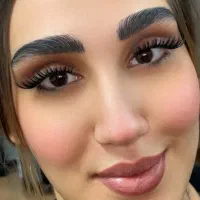 ملکه ی مژه گربه ای