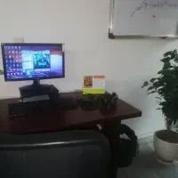 همکار اپراتور خانم