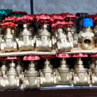 فروش و خ‌شیرآلات و اتصالات و شیرفلکه برنجی و صنعتی