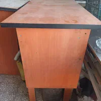 تابلو چلنیوم چراغ دار لوازم یدکی ومیز ویترین چوبی