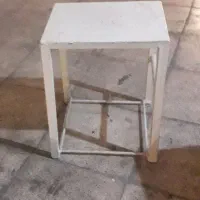 چهارپایه‌ی‌‌اهنی،قدش۵۲،کف‌روش۴۰در۳۰