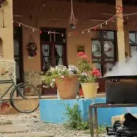 استخدام زوج جوان بدون بچه اقامتگاه بومگردی شهرکرد