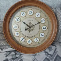 سلام ساعت دیواری چوبی