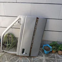 درب پژو شاگرد جلو