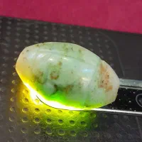 مهره زمرد یا یشم باستانی