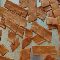 فروش سوهان خوش طعم وخوش رنگ(سوغات مشهد)